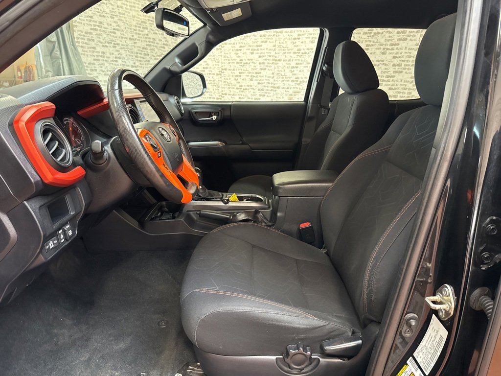 Used 2017 Toyota Tacoma TRD Sport image 23