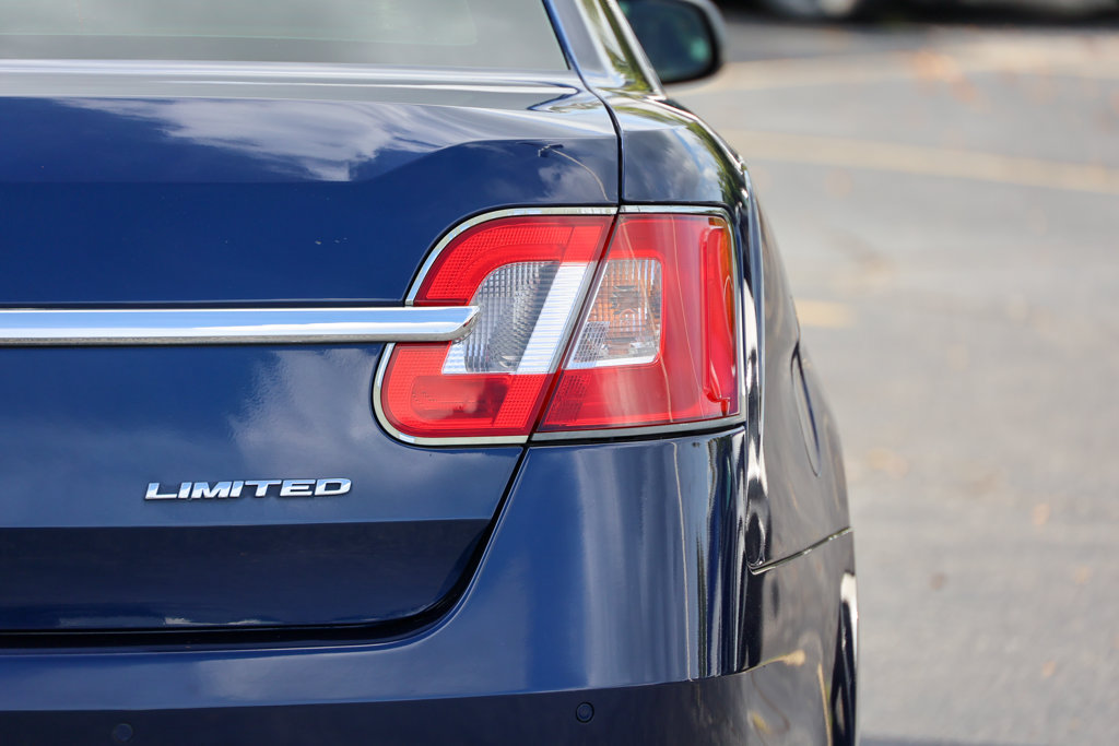 Used 2012 Ford Taurus Limited FWD image 21