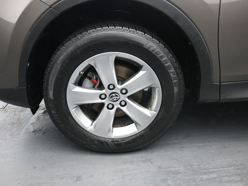 Used 2015 Toyota RAV4 XLE image 12
