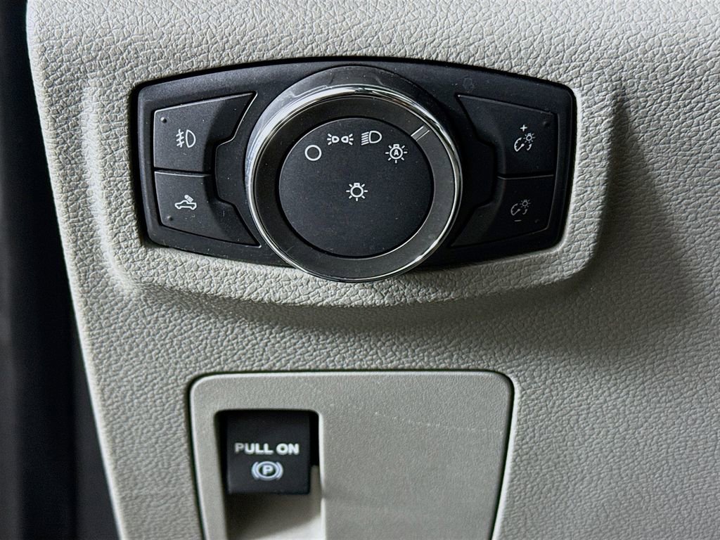 Used 2016 Ford F150 XLT image 10