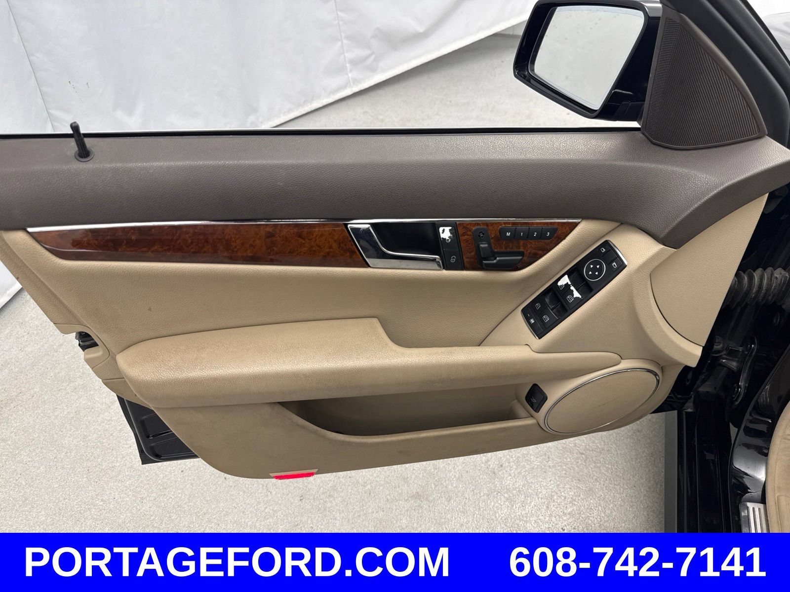 Used 2011 Mercedes-Benz C 300 4MATIC Sedan image 11