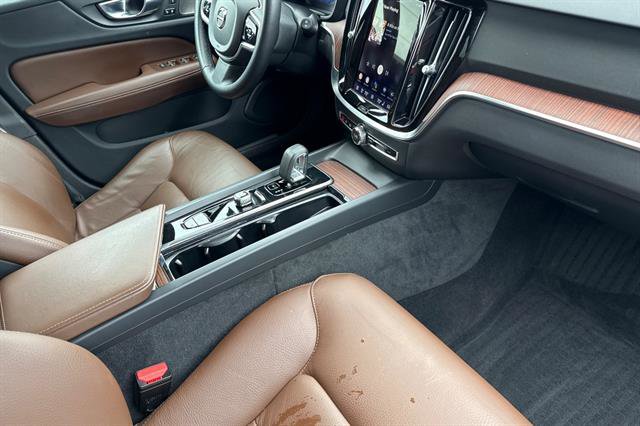 Used 2023 Volvo V60 B5 Cross Country Plus w/ Climate Package image 16