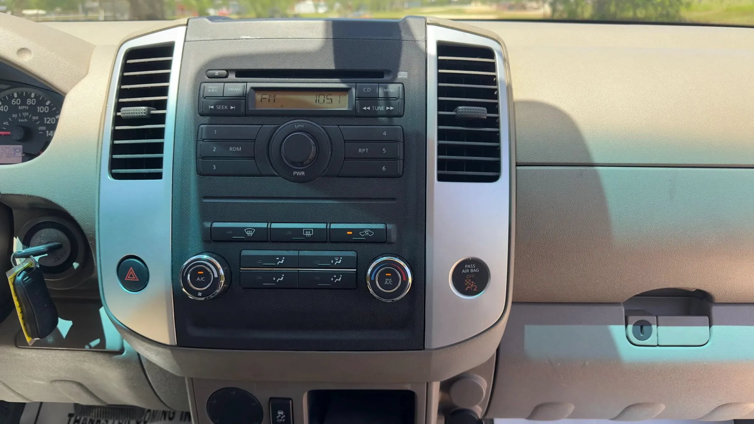Used 2012 Nissan Frontier SV RWD image 26