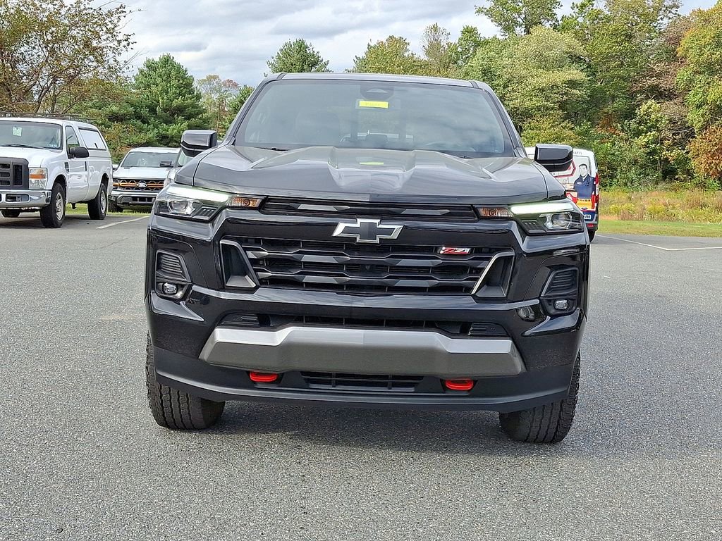 Used 2024 Chevrolet Colorado Z71 image 2