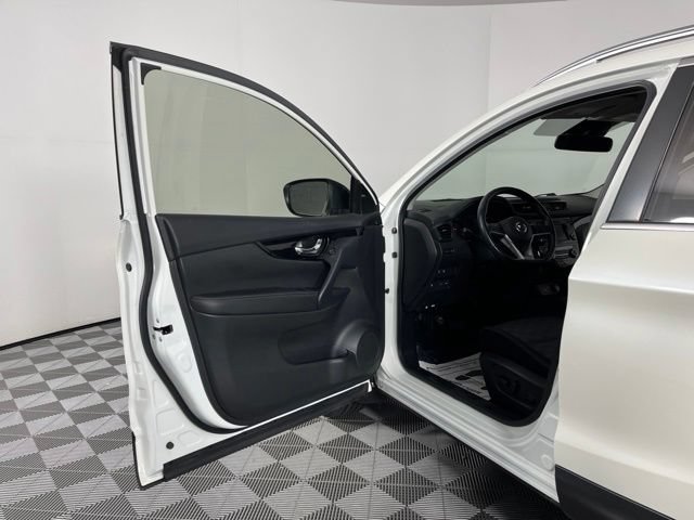 Used 2021 Nissan Rogue Sport SV FWD image 18
