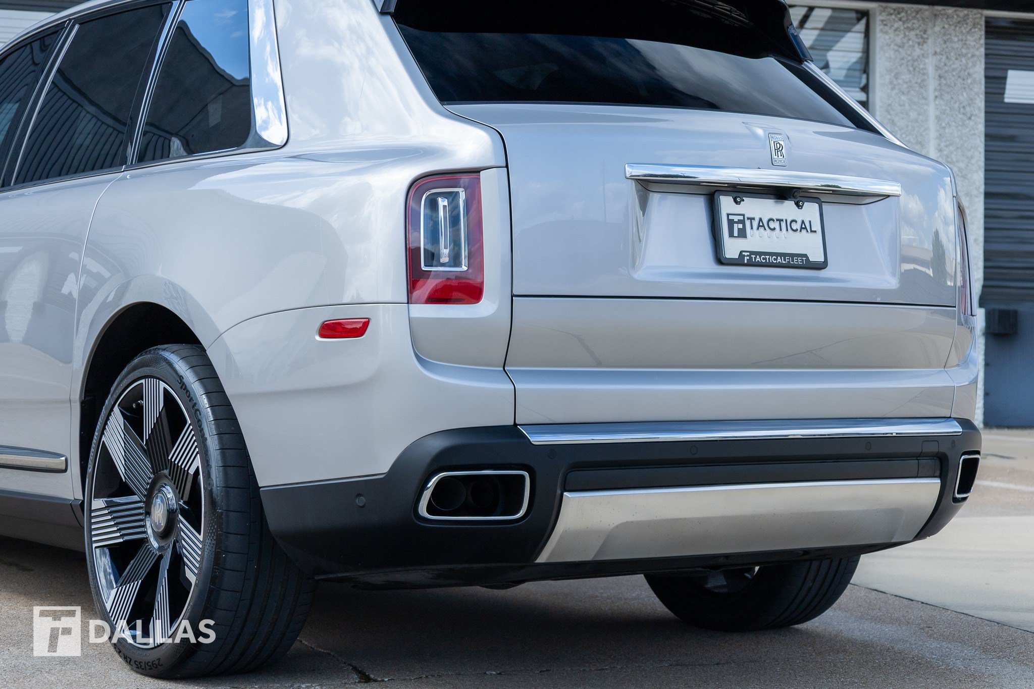 Used 2020 Rolls-Royce Cullinan AWD/4WD image 12