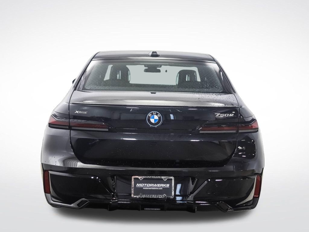 Used 2026 BMW 750e xDrive w/ Executive Package AWD/4WD image 4
