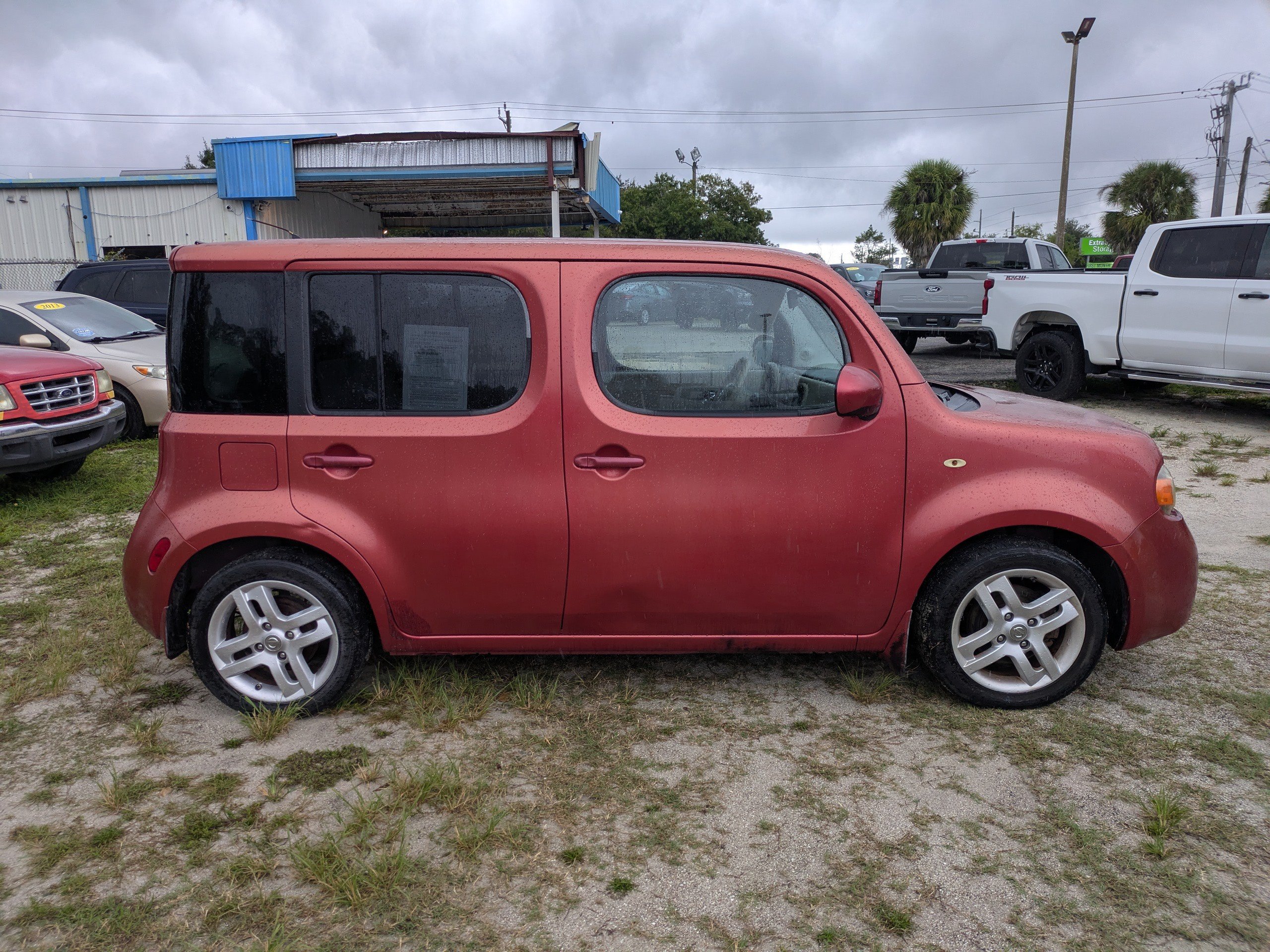 Used 2010 Nissan Cube 1.8 SL w/ Interior Designer Pkg FWD image 3