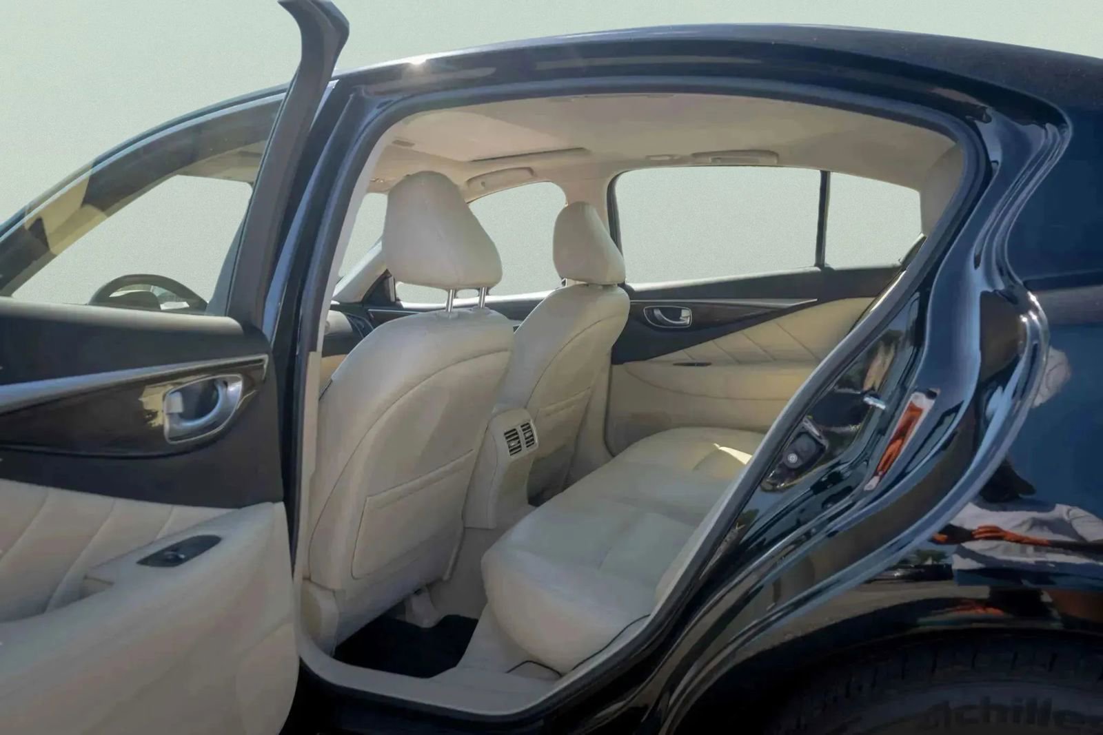 Used 2019 INFINITI Q50 Luxe w/ Essential Package (3.0T Luxe) image 33