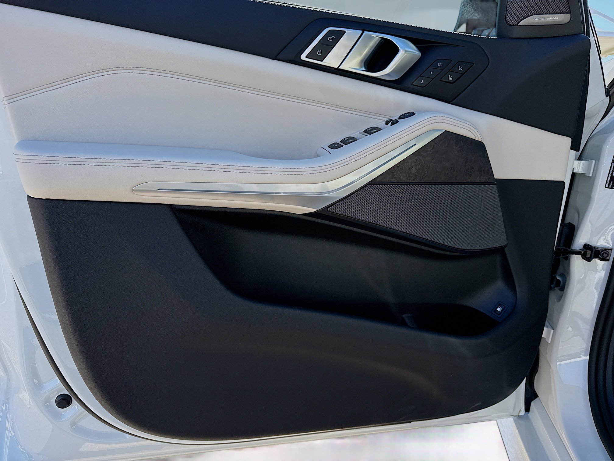 New 2026 BMW X5 xDrive50e w/ Executive Package image 23