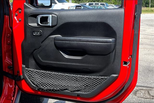 Used 2021 Jeep Wrangler Unlimited Rubicon w/ Dual Top Group AWD/4WD image 28