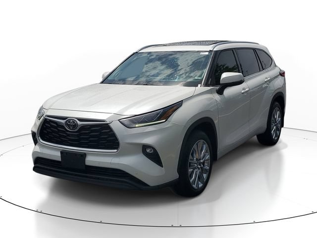 Used 2020 Toyota Highlander Limited AWD/4WD image 2