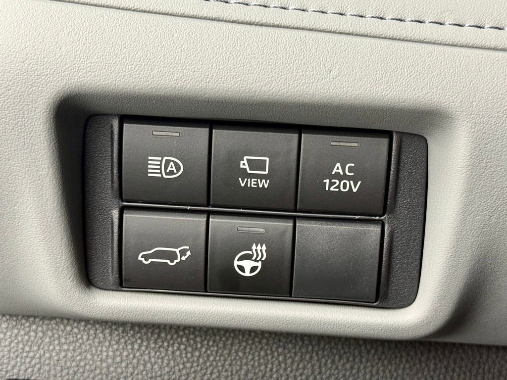 Used 2026 Toyota Highlander Platinum image 29