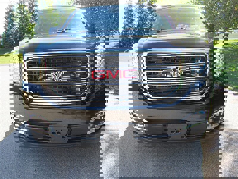 Used 2015 GMC Yukon XL SLT w/ Open Road Package image 5