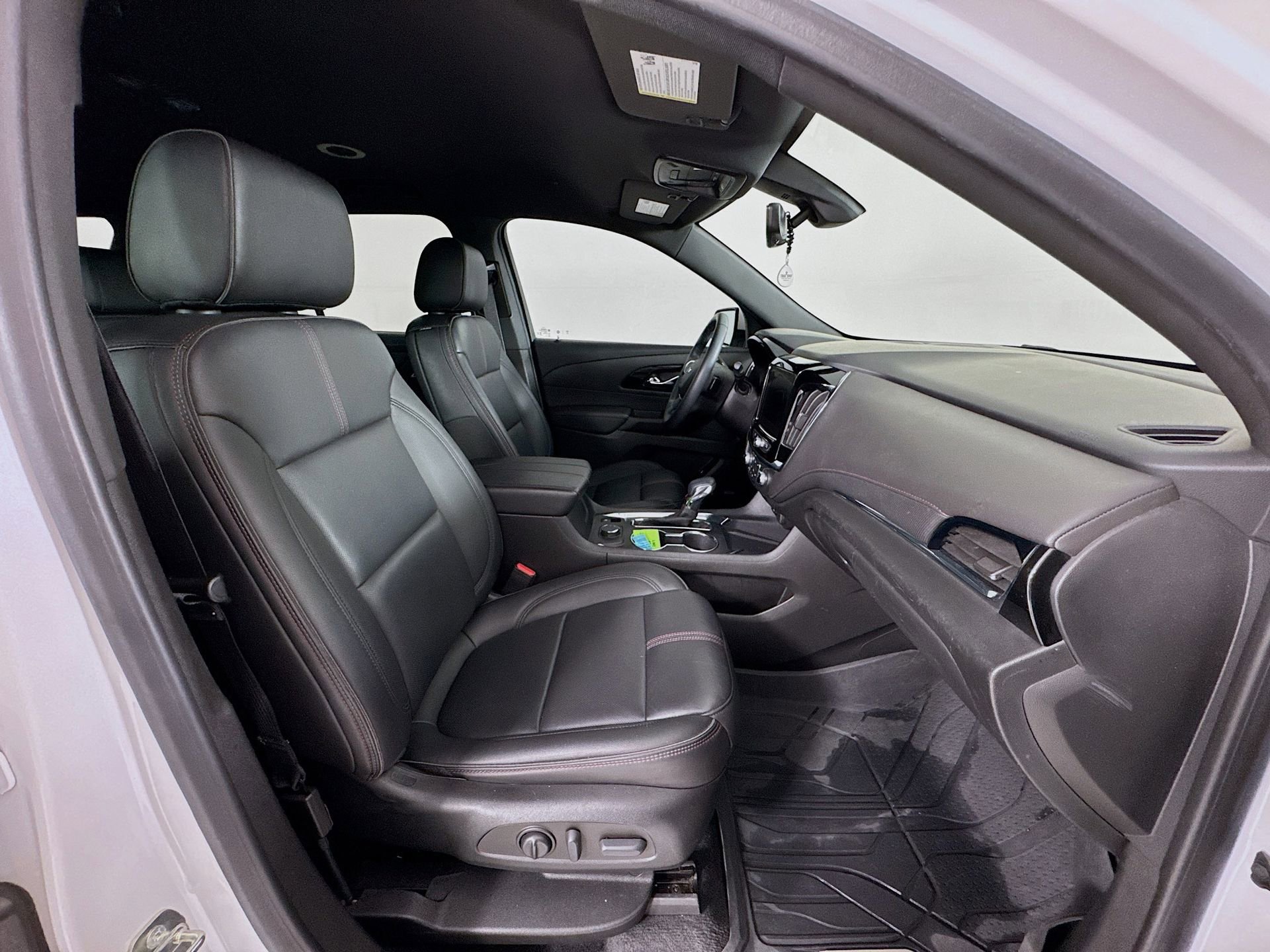 Used 2023 Chevrolet Traverse RS w/ LPO, Floor Liner Package image 31
