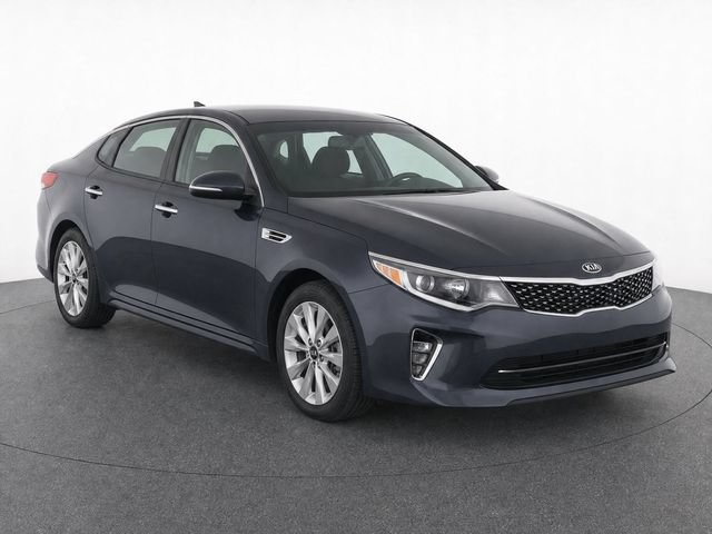 Used 2018 Kia Optima S FWD image 2