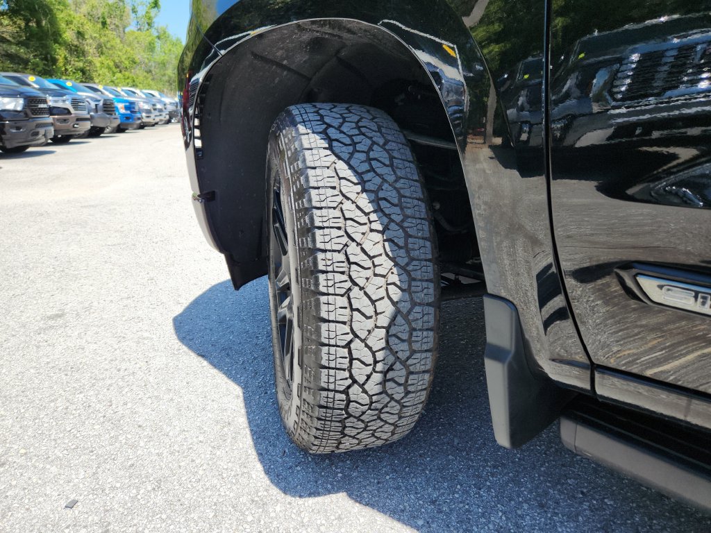 Used 2024 Chevrolet Silverado 1500 High Country w/ Midnight Edition AWD/4WD image 37