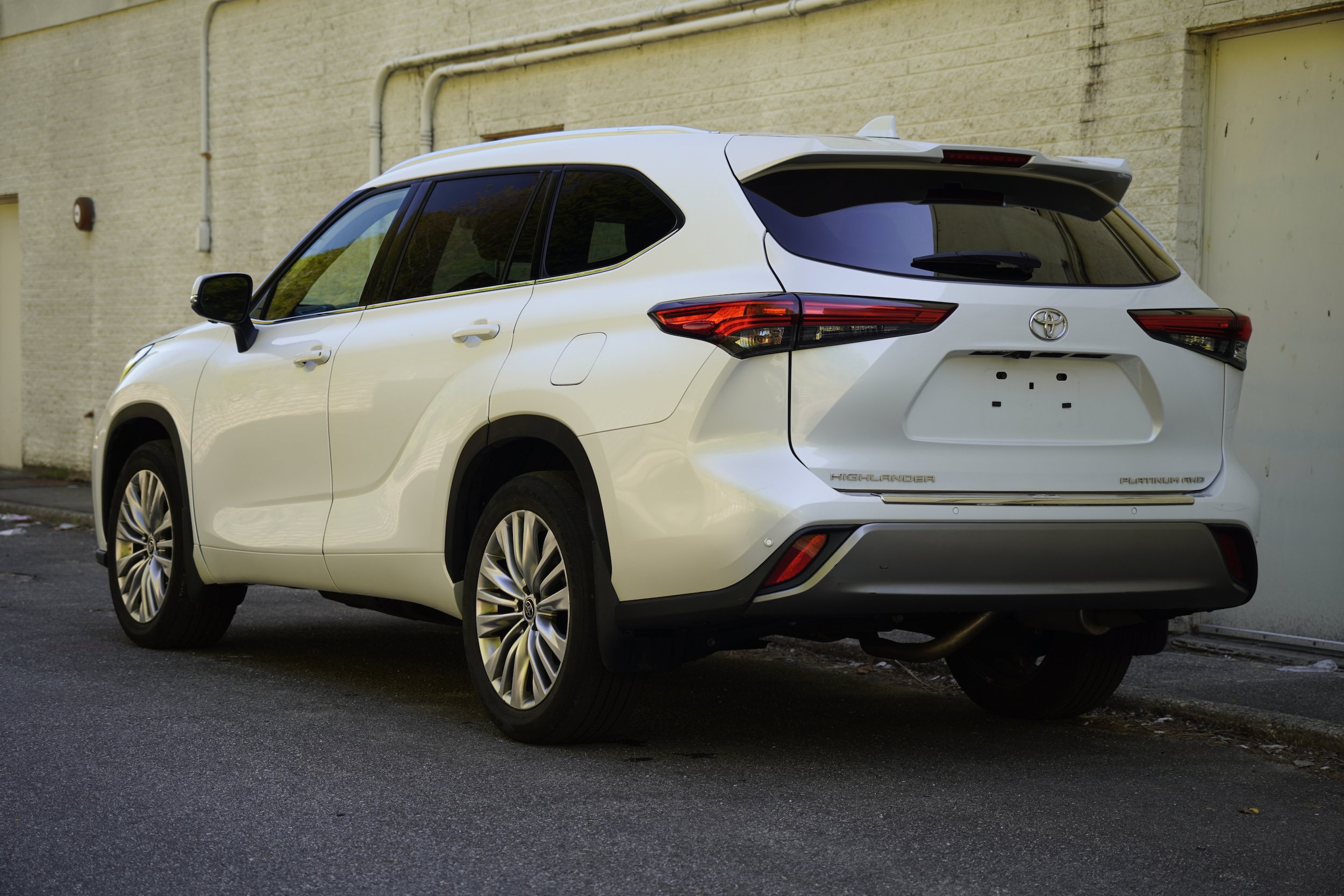 Used 2023 Toyota Highlander Platinum AWD/4WD image 5