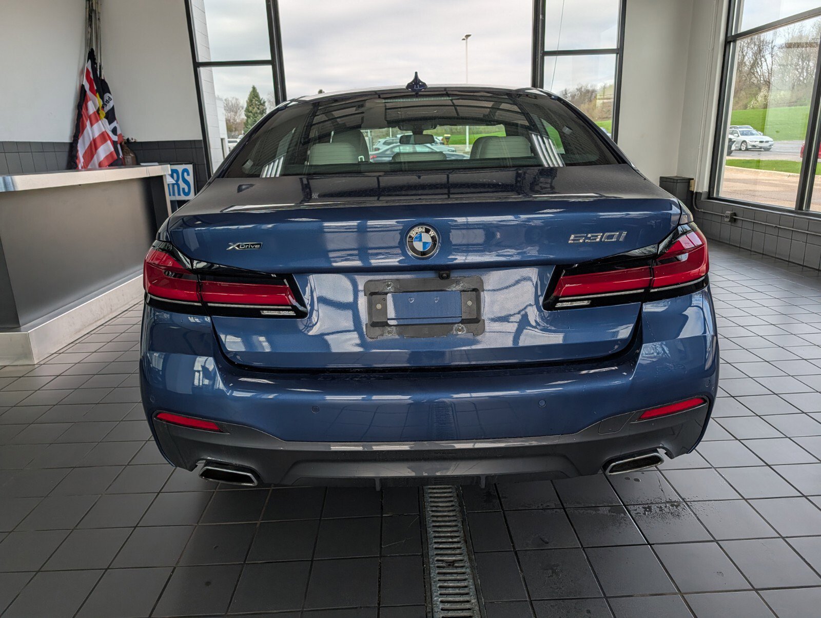 Certified 2023 BMW 530i xDrive AWD/4WD image 3