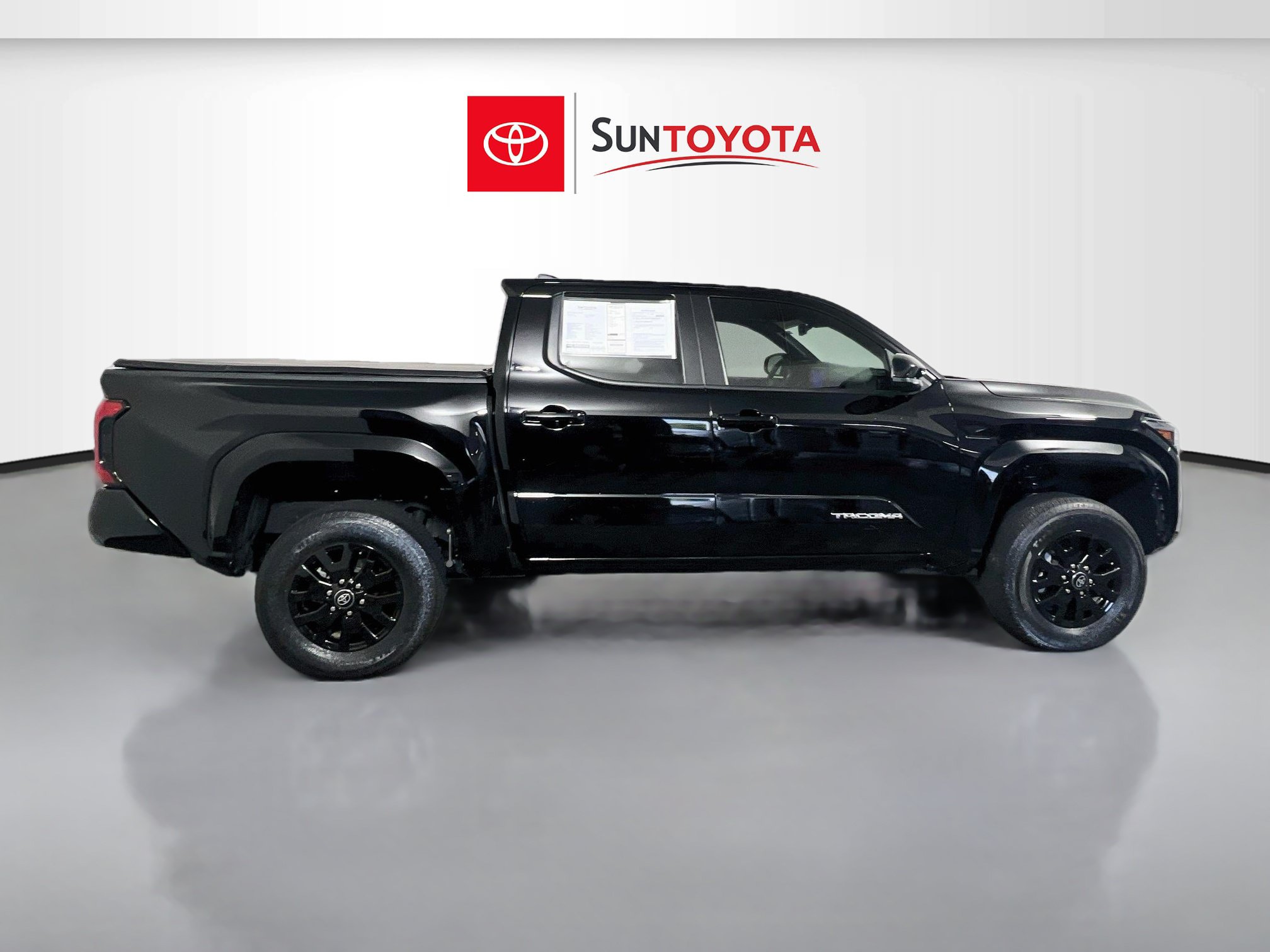 Used 2024 Toyota Tacoma SR5 AWD/4WD image 2