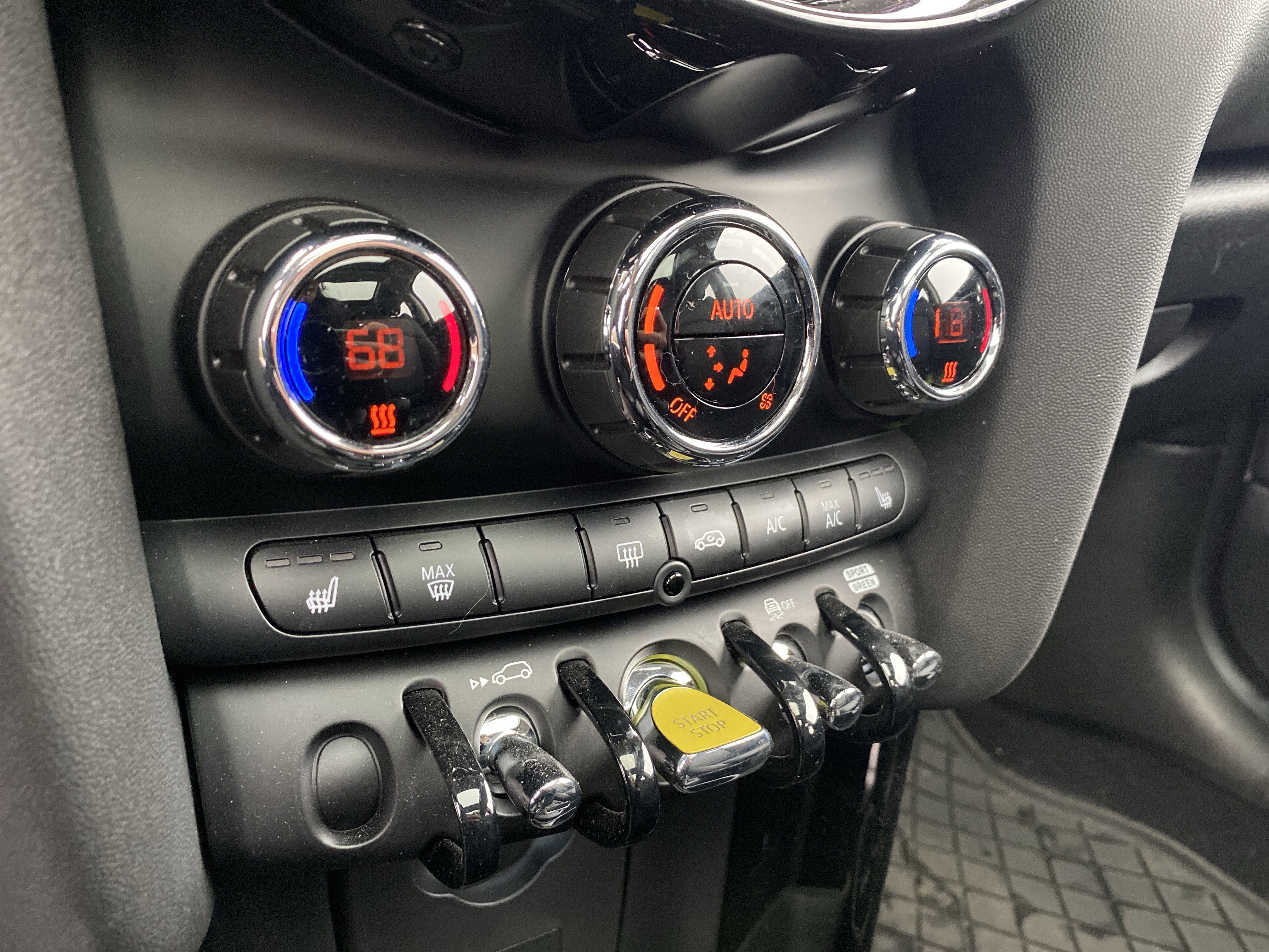 Certified 2024 MINI Cooper SE image 25