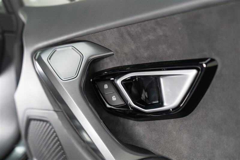Used 2016 Lamborghini Huracan LP 580-2 RWD image 53