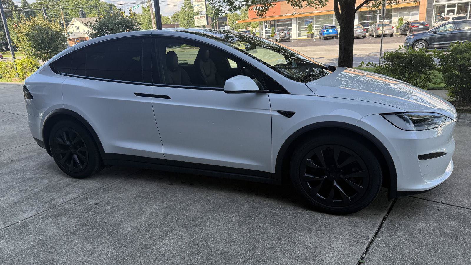 Used 2022 Tesla Model X AWD/4WD image 9