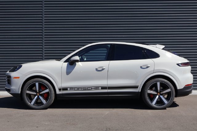 Used 2026 Porsche Cayenne S AWD/4WD image 2