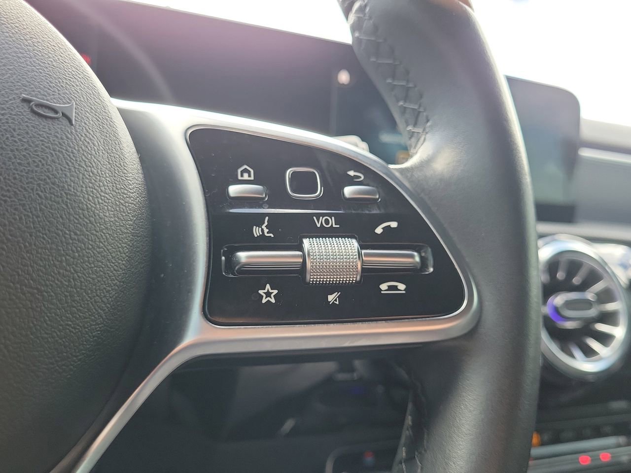 Certified 2022 Mercedes-Benz A 220 image 31