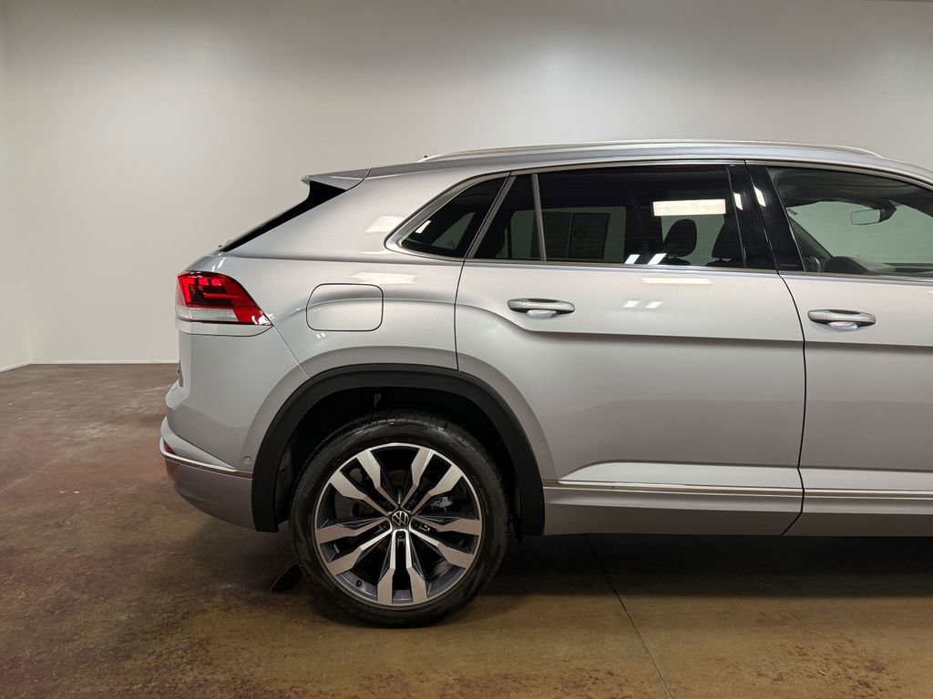 Used 2023 Volkswagen Atlas Cross Sport SEL Premium R-Line image 33