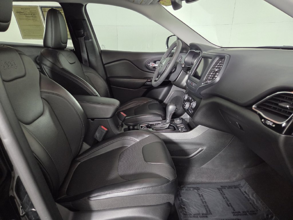 Used 2023 Jeep Cherokee Altitude Lux AWD/4WD image 30