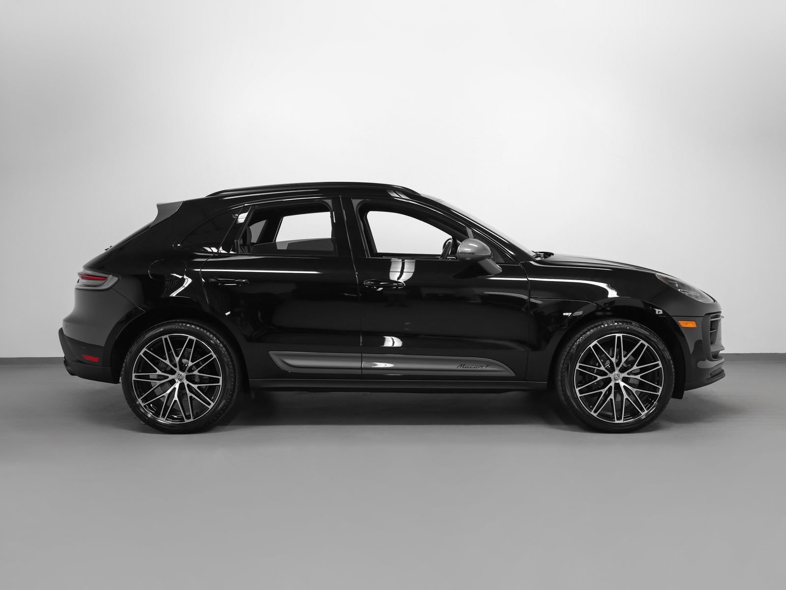 New 2026 Porsche Macan Turbo AWD/4WD image 13