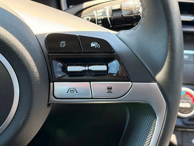 Used 2025 Hyundai Elantra Limited FWD image 15