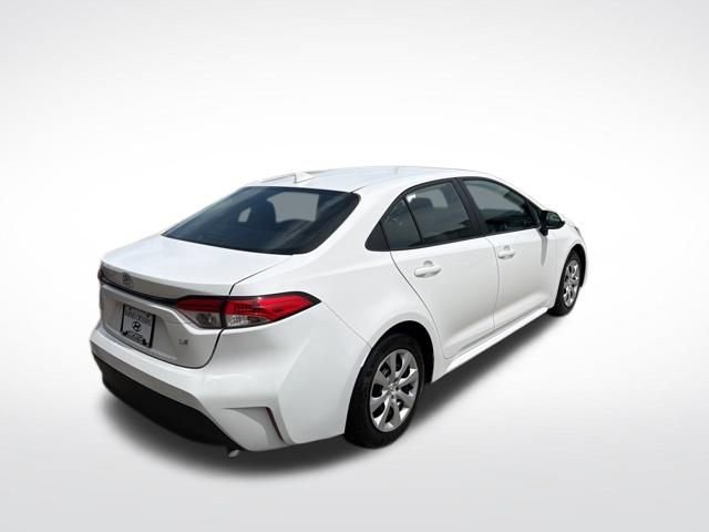 Used 2024 Toyota Corolla LE FWD image 3