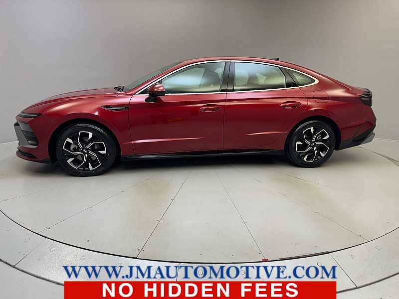 Used 2024 Hyundai Sonata SEL FWD image 2