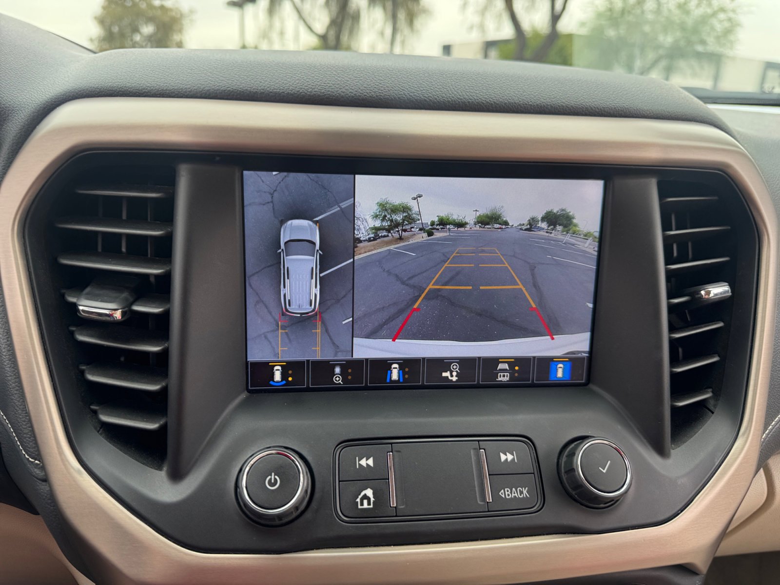 Used 2021 GMC Acadia Denali w/ Denali Ultimate Package AWD/4WD image 29