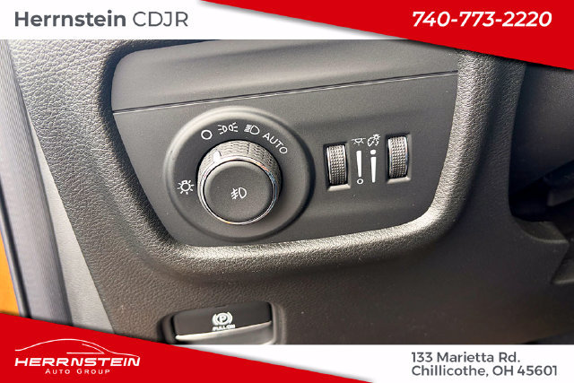 New 2026 Jeep Grand Cherokee L Limited w/ Limited Altitude Package AWD/4WD image 17