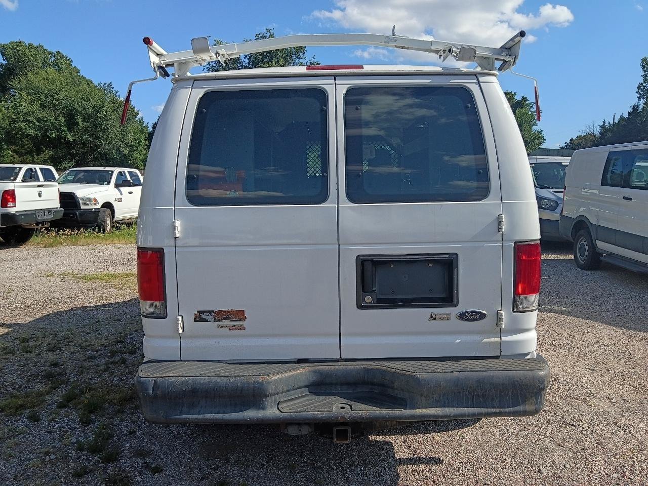Used 2013 Ford E-250 and Econoline 250 w/ Commercial Cargo Van Pkg RWD image 6