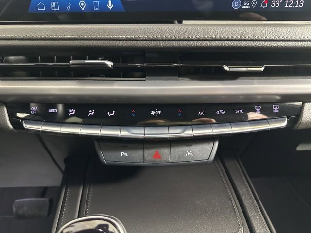 Used 2025 Cadillac XT4 Premium Luxury image 19