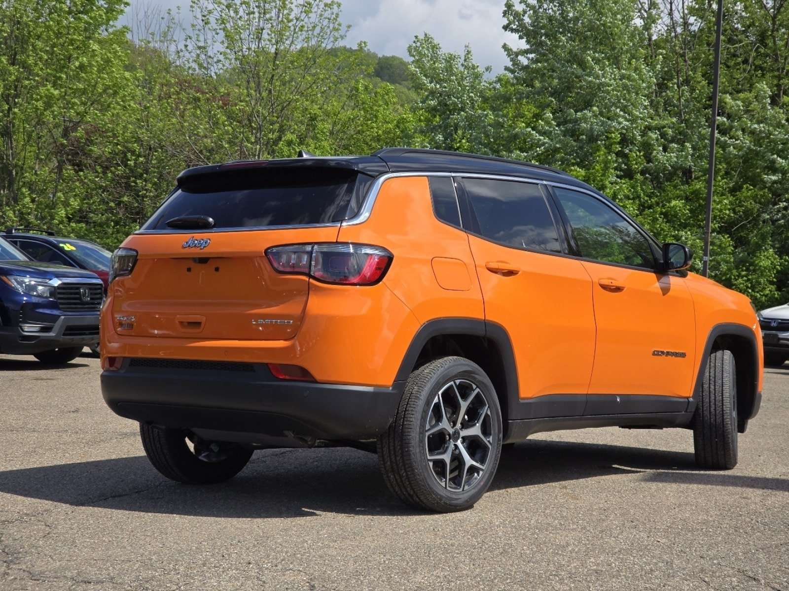 New 2026 Jeep Compass Limited w/ Sun, Sound & Navigation Group AWD/4WD image 16