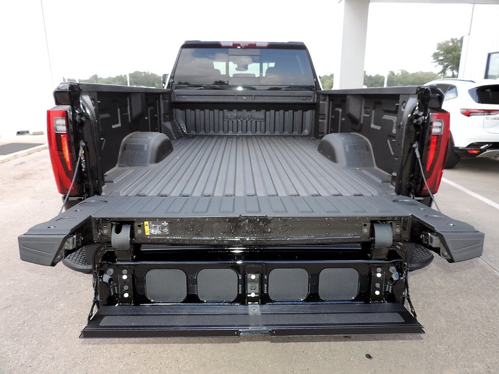New 2026 GMC Sierra 3500 Denali w/ Denali Reserve Package AWD/4WD image 19