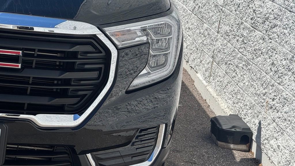 Used 2022 GMC Terrain SLE w/ Driver Convenience Package image 5