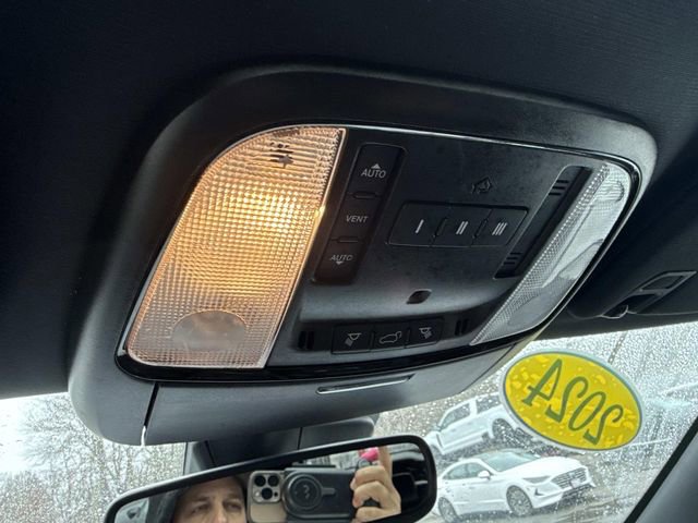 Used 2024 Dodge Durango GT image 30