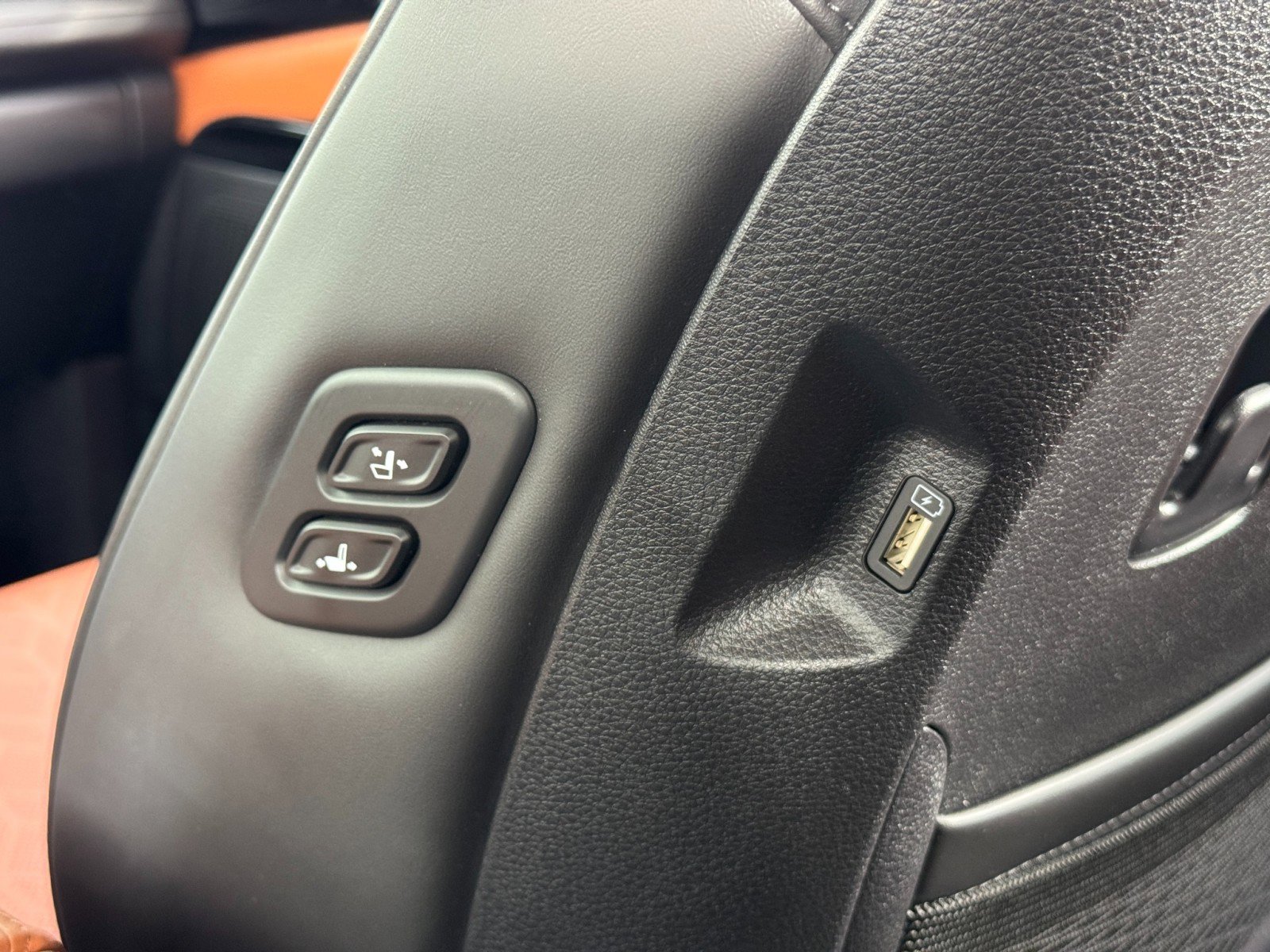Used 2024 Kia Carnival SX FWD image 35