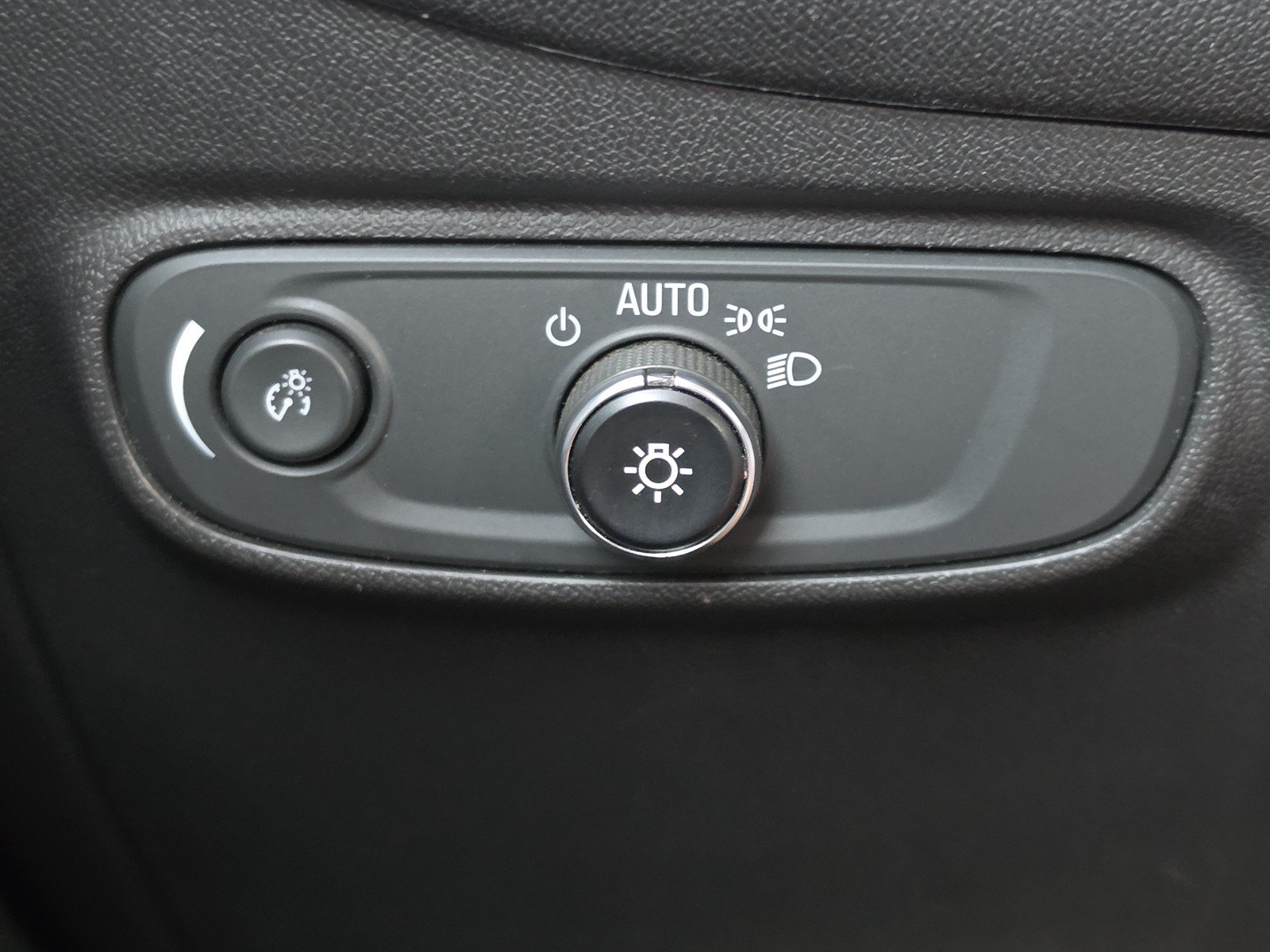 Used 2019 Chevrolet Equinox LS FWD image 15