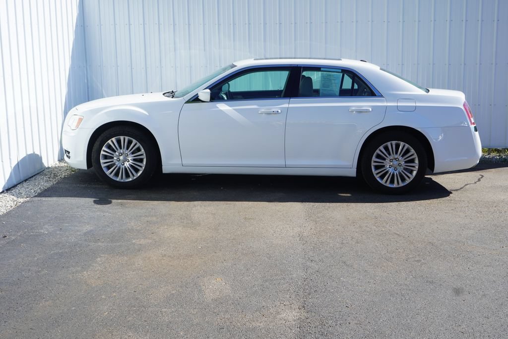 Used 2013 Chrysler 300 AWD w/ Driver Convenience Group image 3