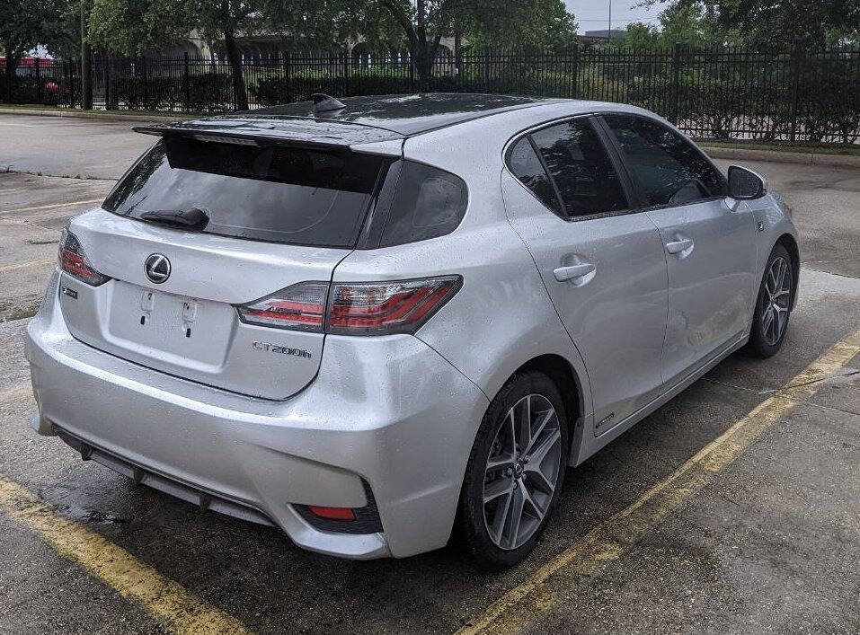 Used 2015 Lexus CT 200h w/ Navigation Package FWD image 13