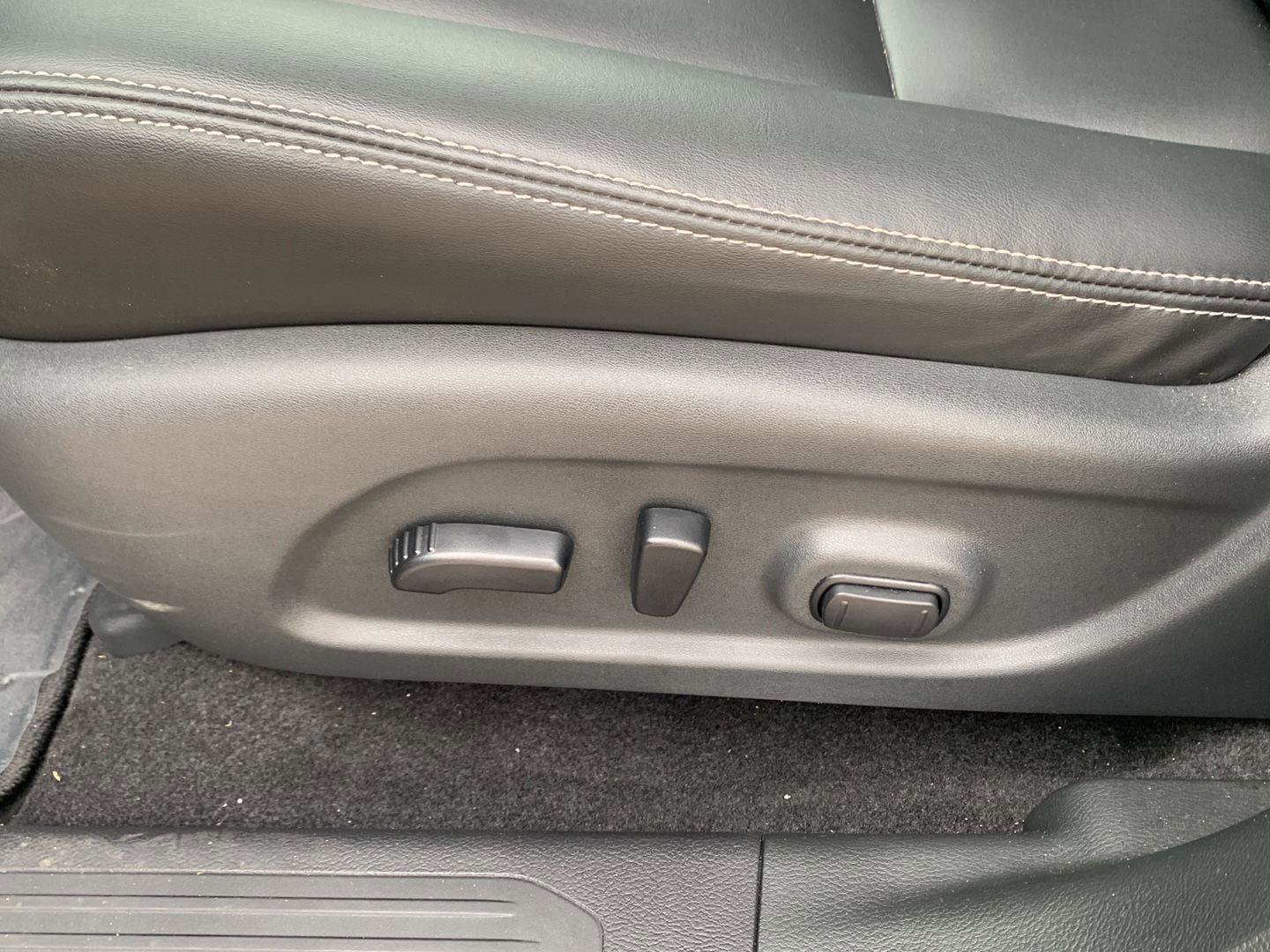 Used 2024 Nissan Murano SV image 15
