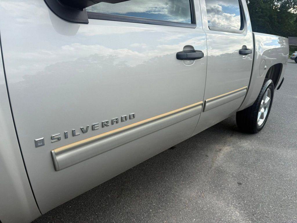 Used 2009 Chevrolet Silverado 1500 LT w/ All Star Package RWD image 9
