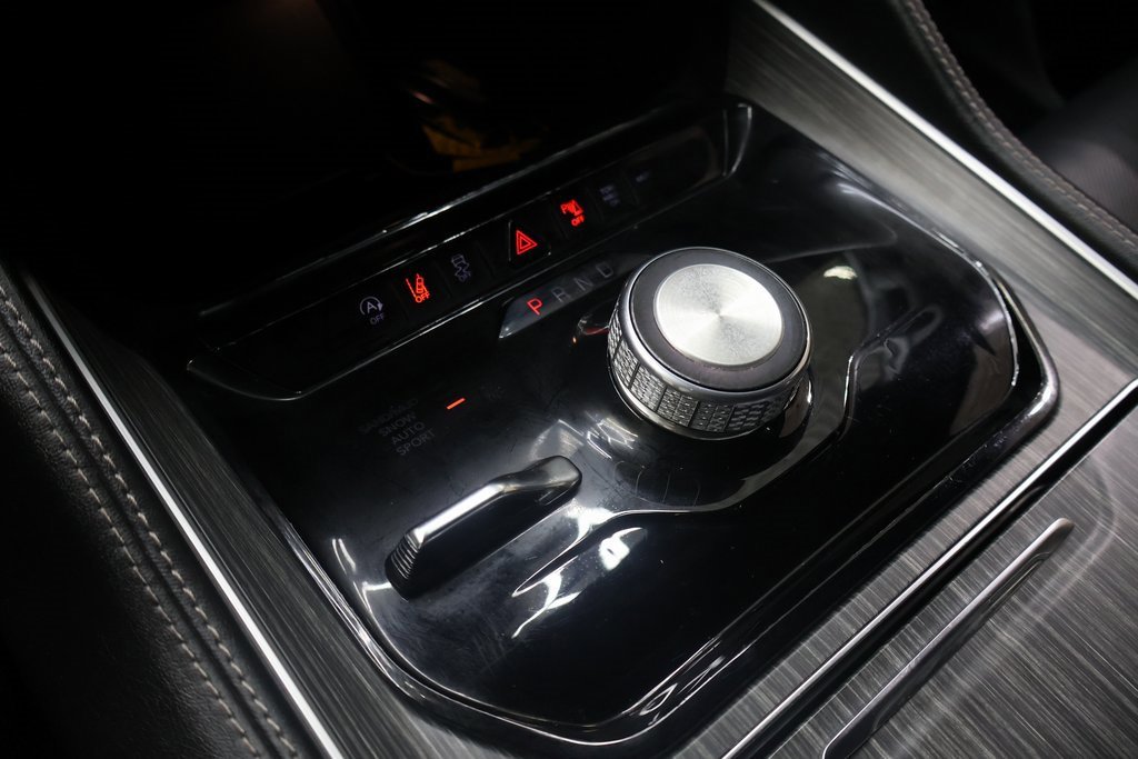 Used 2024 Jeep Wagoneer Series II w/ Flexible Seating Group image 28